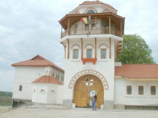 Hram la Dervent: sunt aşteptate peste 5.000 de persoane